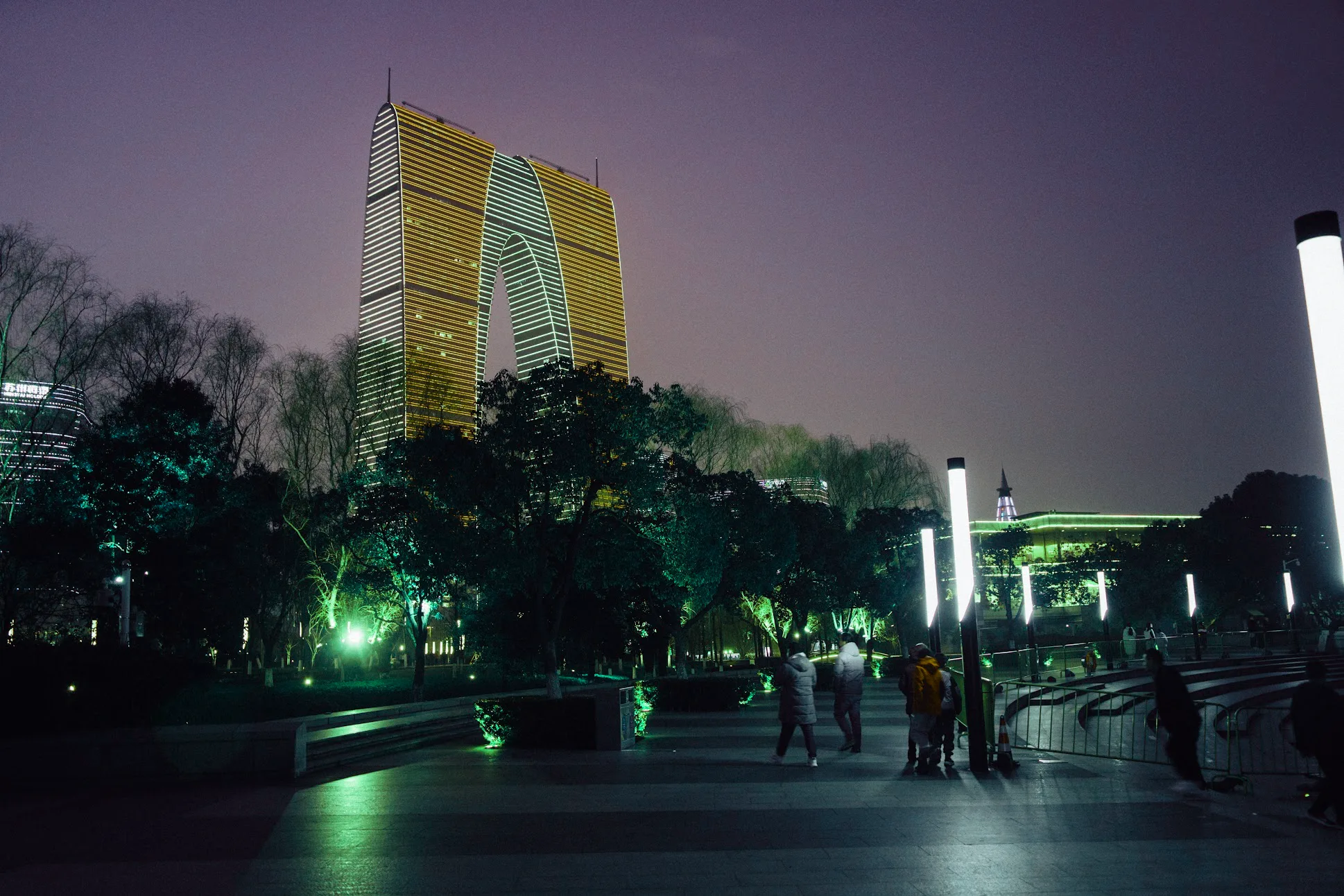 色相旋转后的苏州东方之门夜景